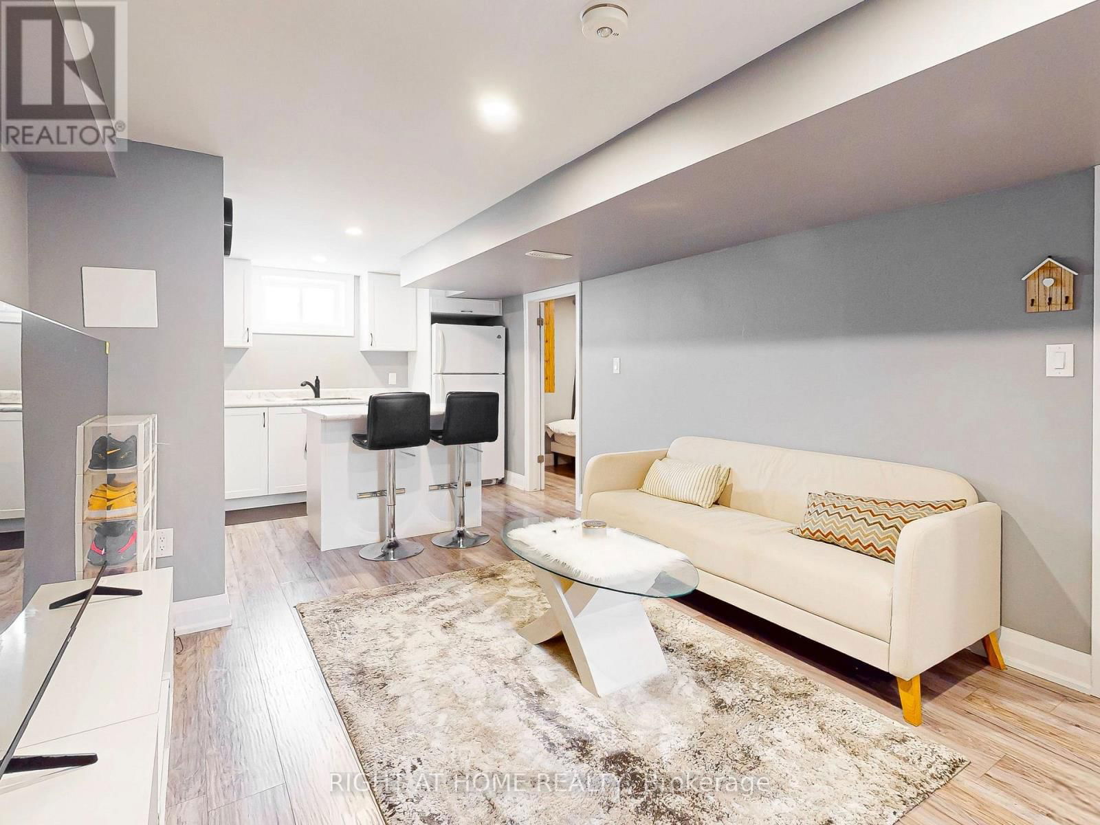 6077 COHOLAN STREET Image 27