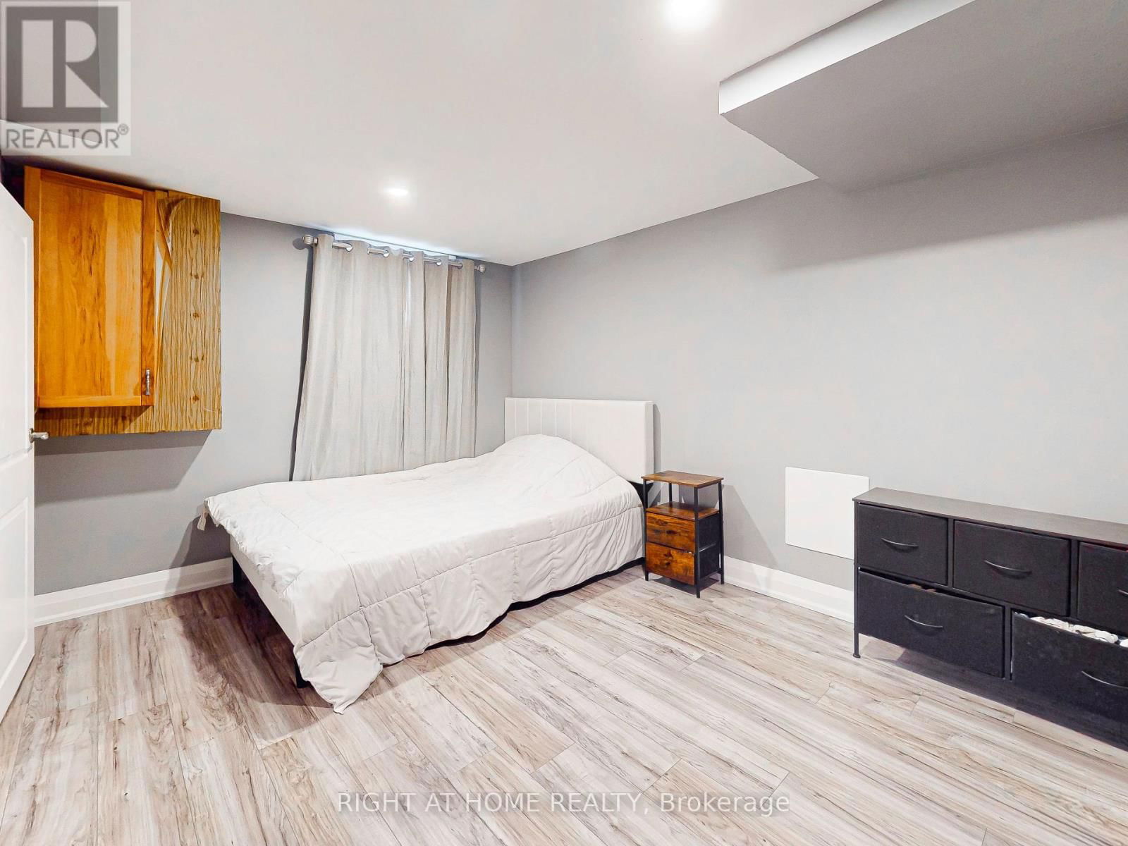 6077 COHOLAN STREET Image 33
