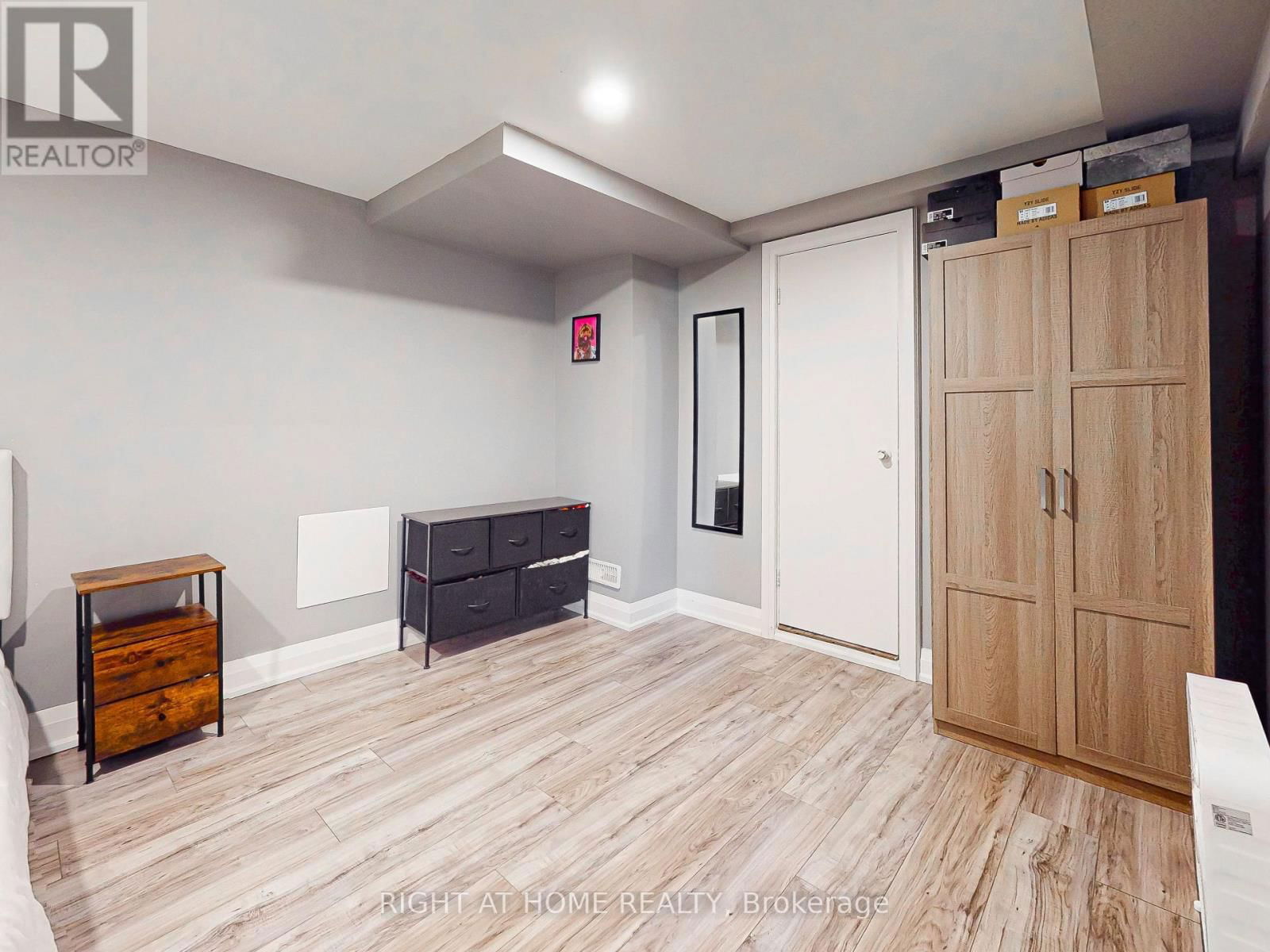 6077 COHOLAN STREET Image 34