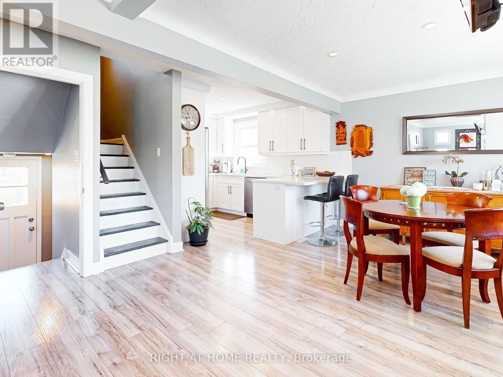 6077 COHOLAN STREET Image 5