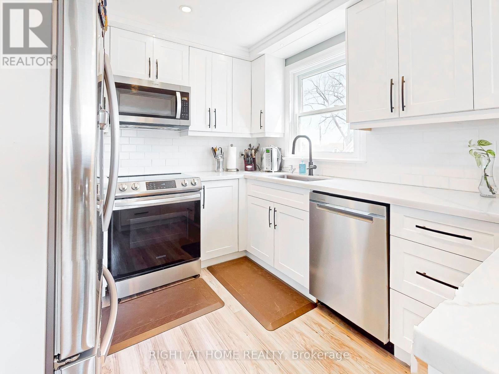 6077 COHOLAN STREET Image 9