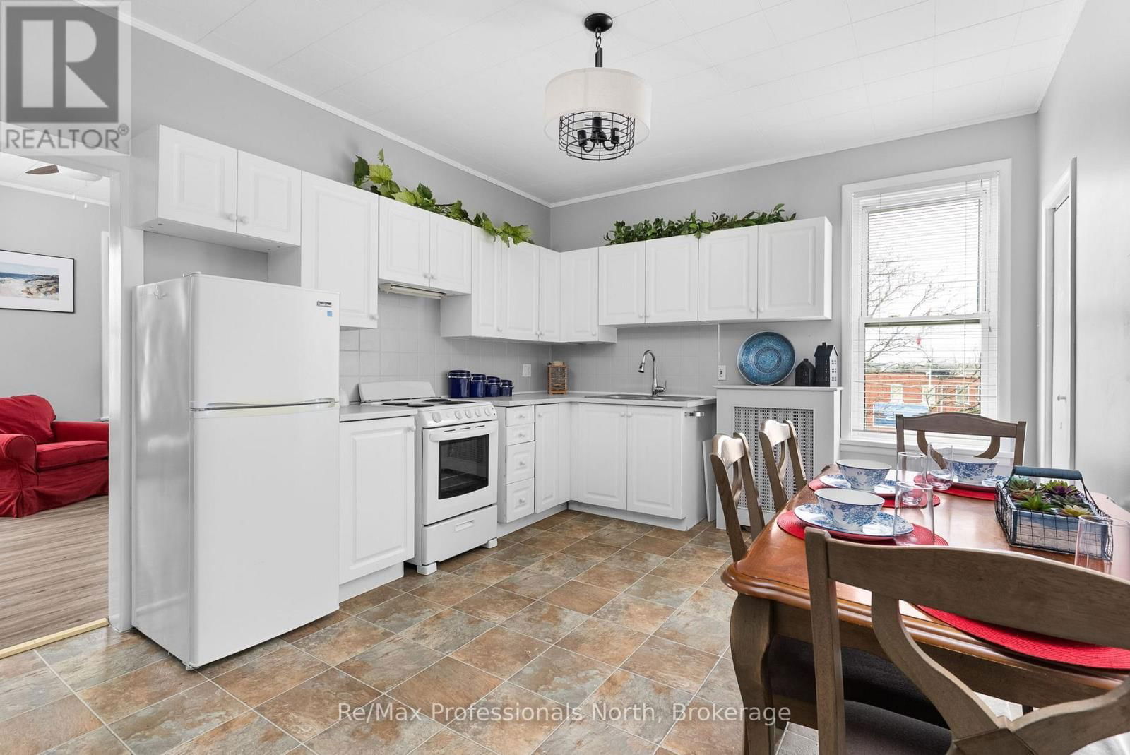 265 MUSKOKA ROAD SOUTH Image 15