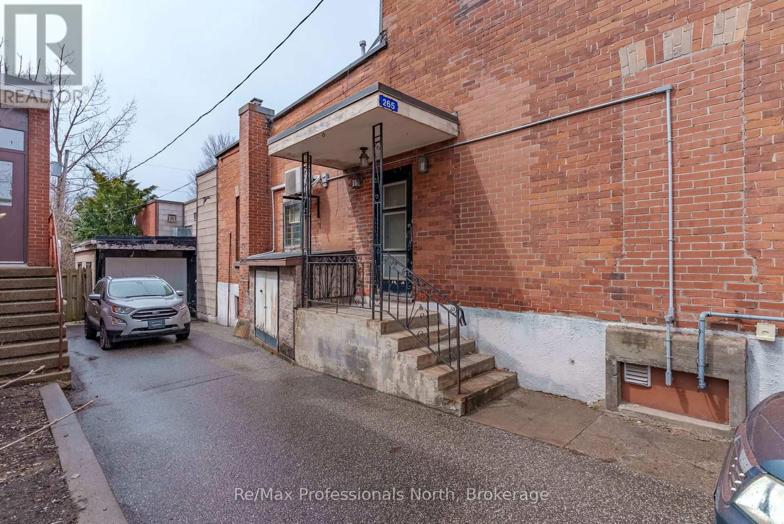265 MUSKOKA ROAD SOUTH Image 32