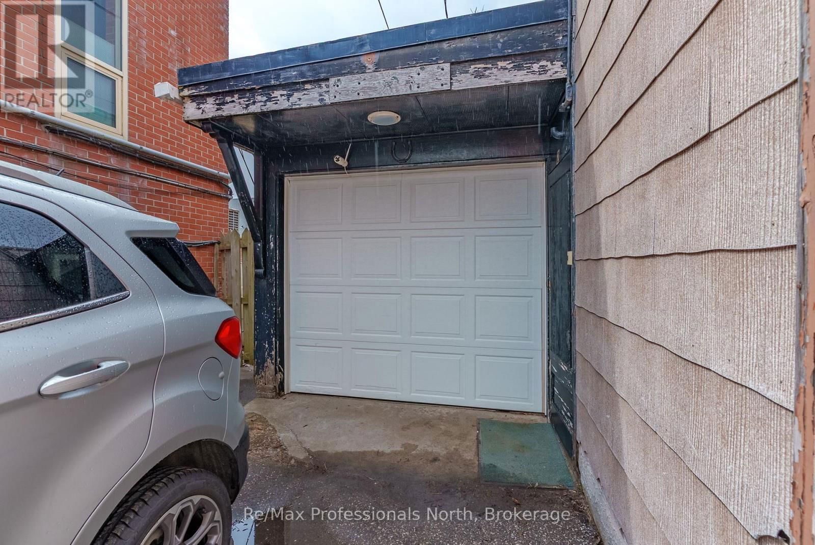 265 MUSKOKA ROAD SOUTH Image 33