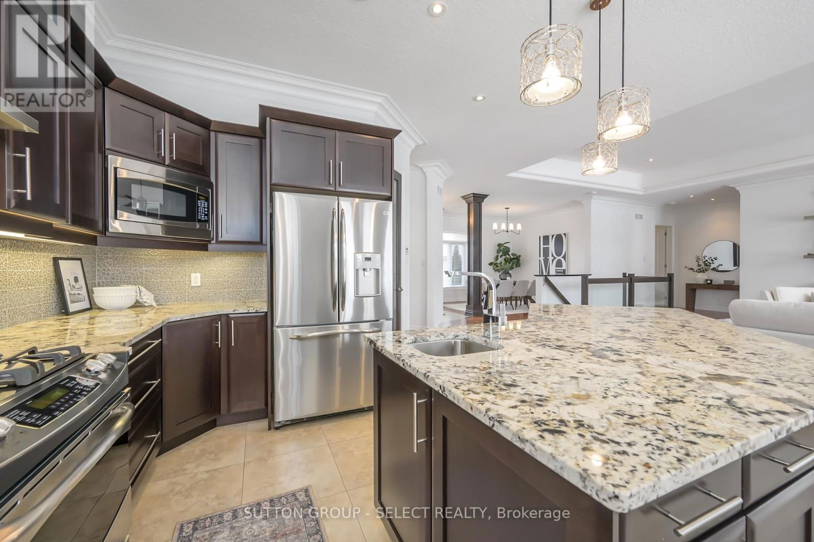 7071 CLAYTON WALK Image 11