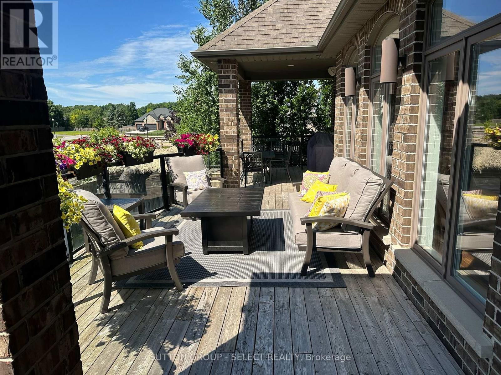 7071 CLAYTON WALK Image 2
