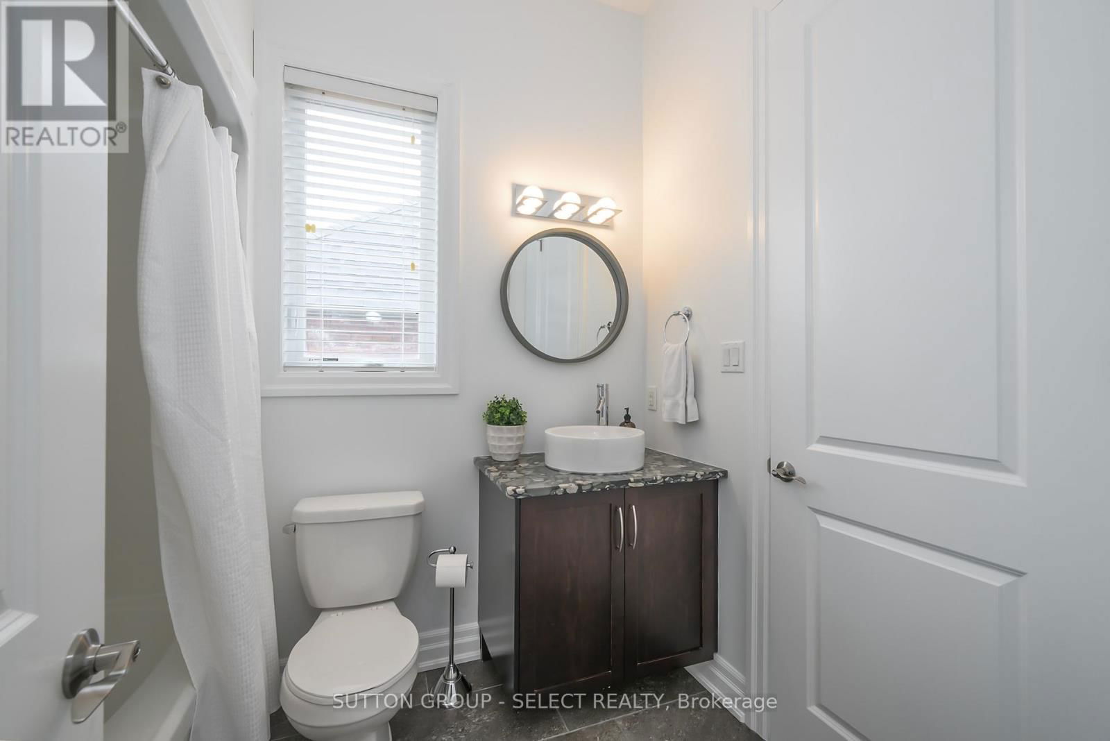 7071 CLAYTON WALK Image 21