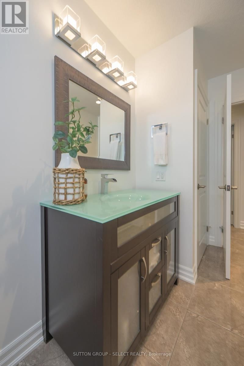 7071 CLAYTON WALK Image 28
