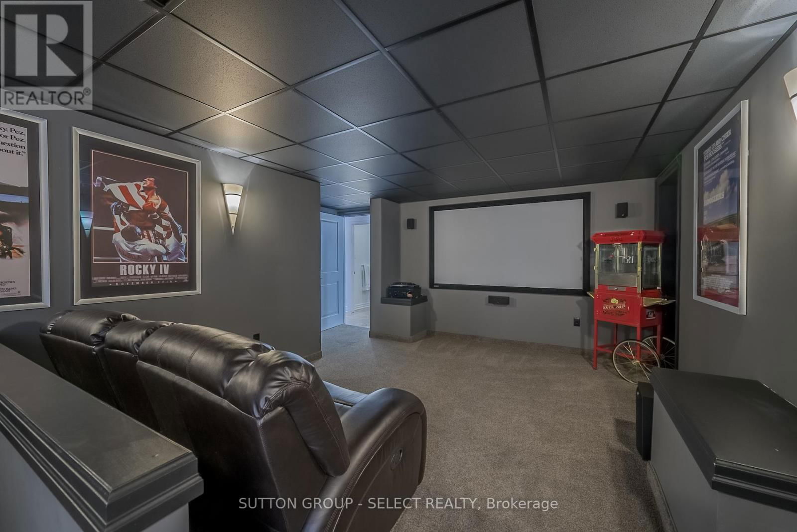 7071 CLAYTON WALK Image 32