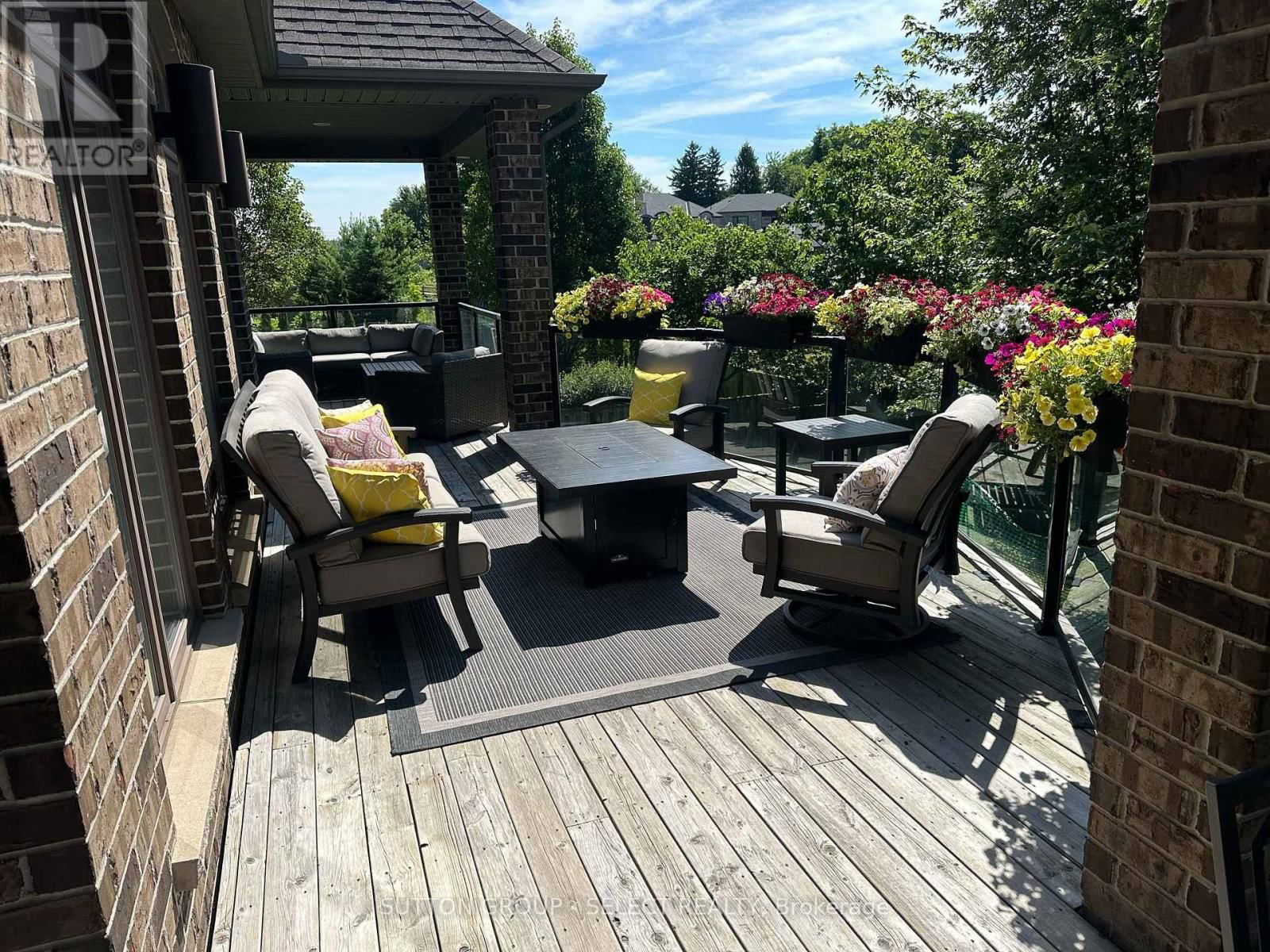 7071 CLAYTON WALK Image 33