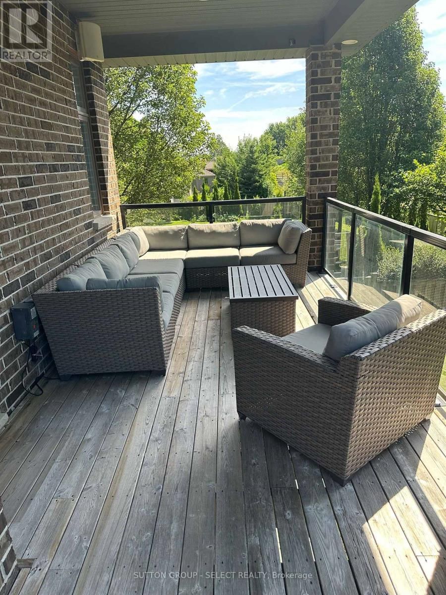 7071 CLAYTON WALK Image 37