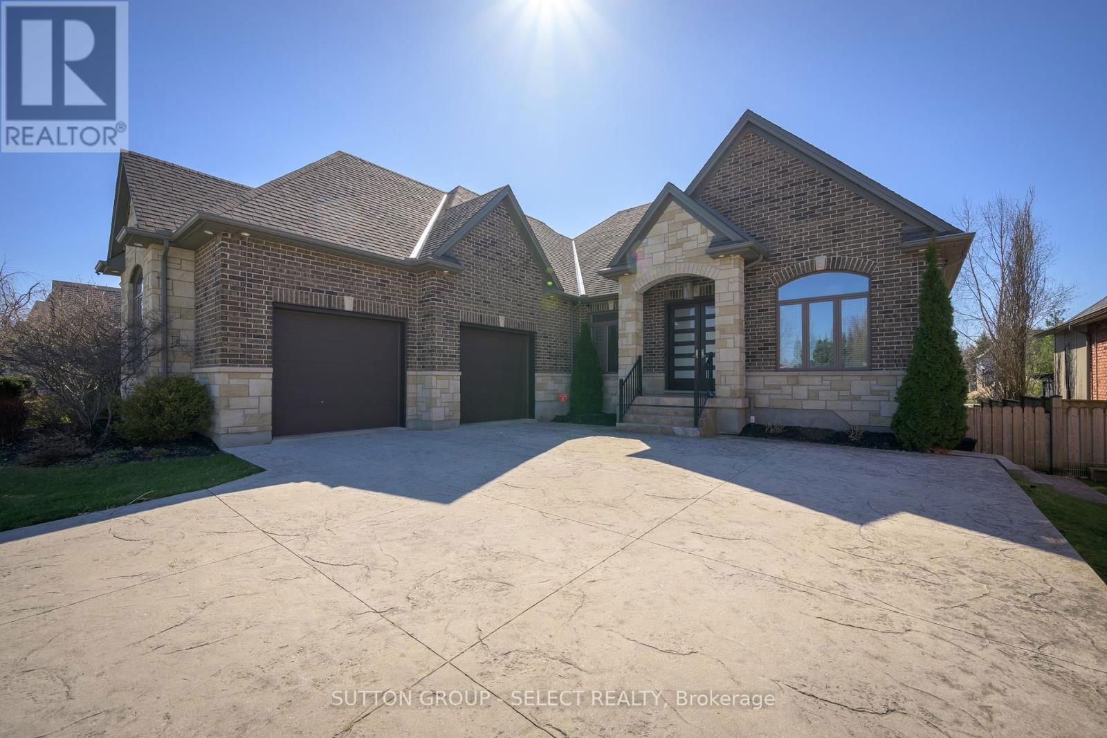 7071 CLAYTON WALK Image 38