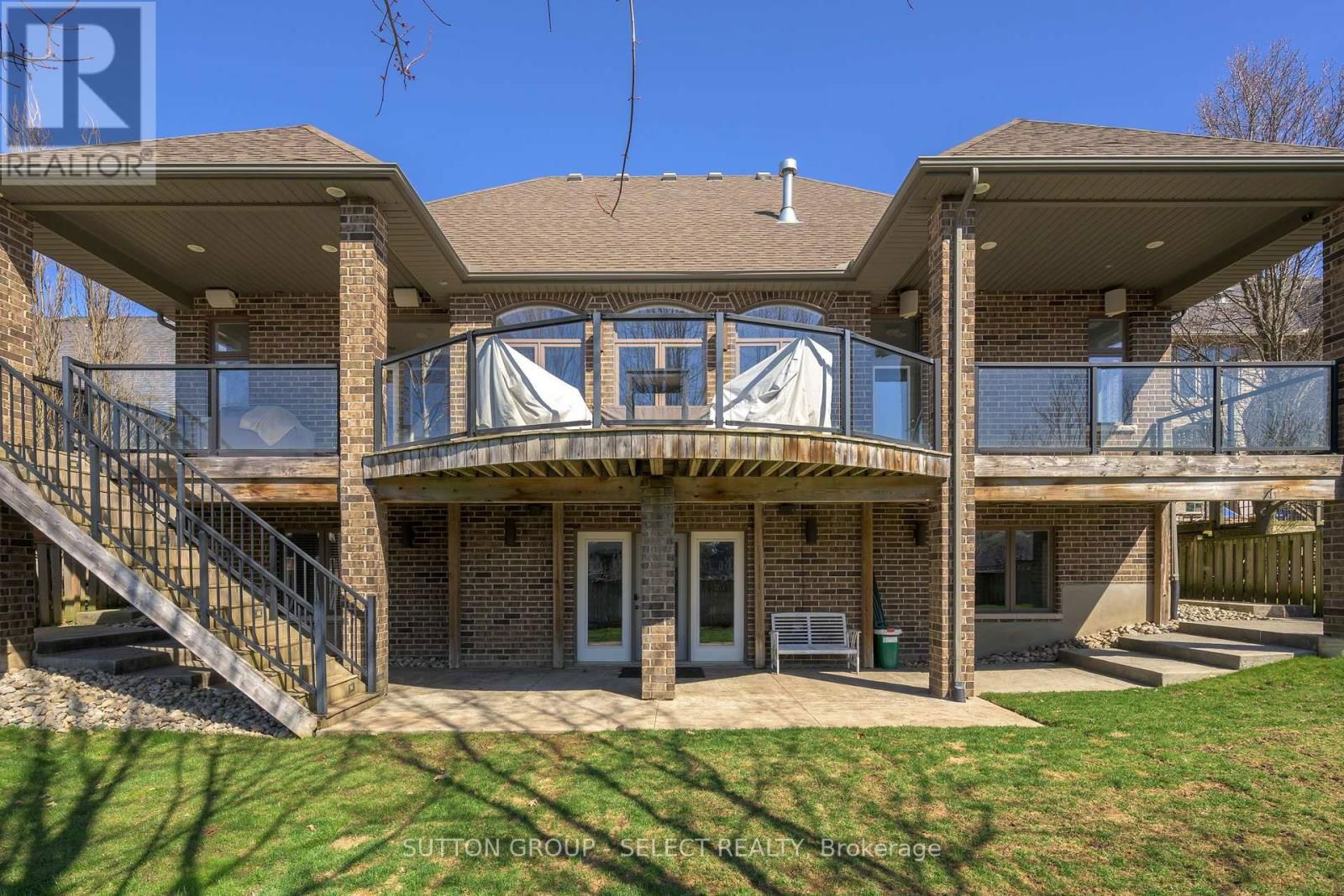 7071 CLAYTON WALK Image 42