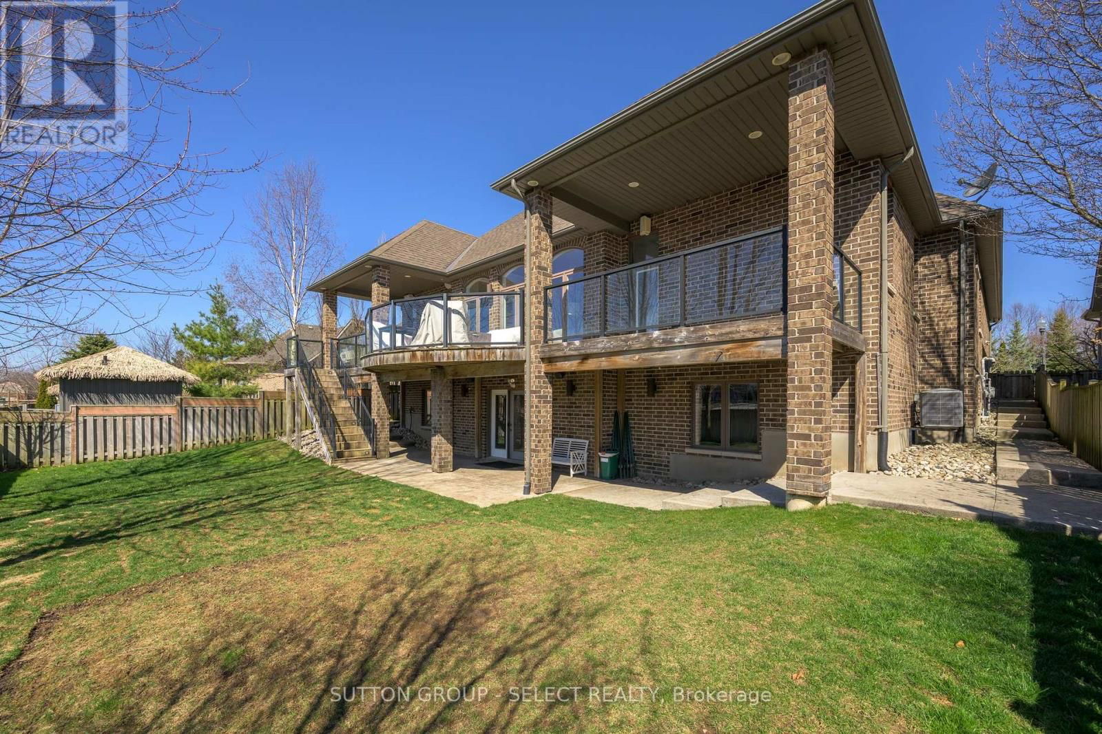 7071 CLAYTON WALK Image 43