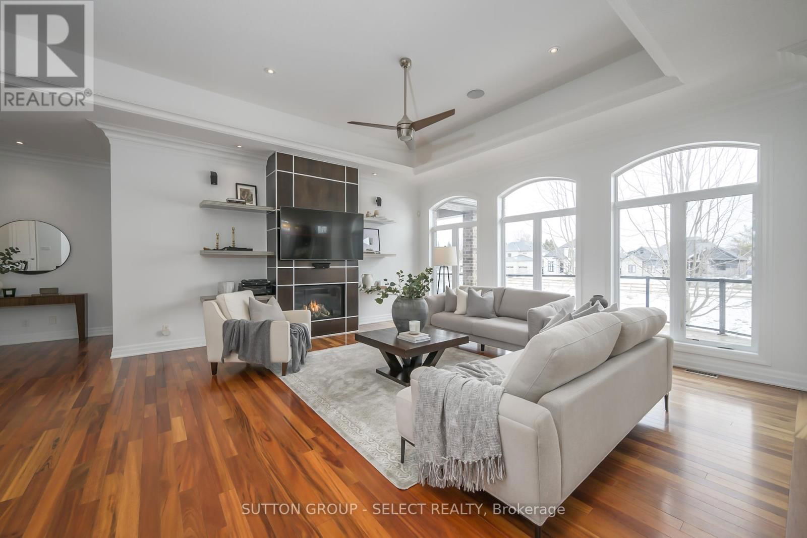 7071 CLAYTON WALK Image 5