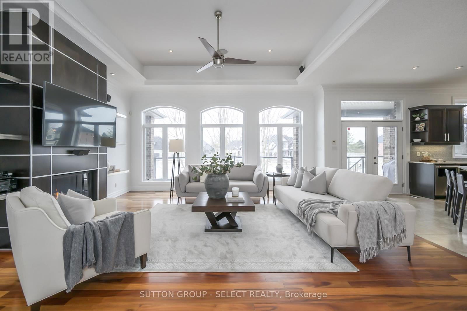 7071 CLAYTON WALK Image 6