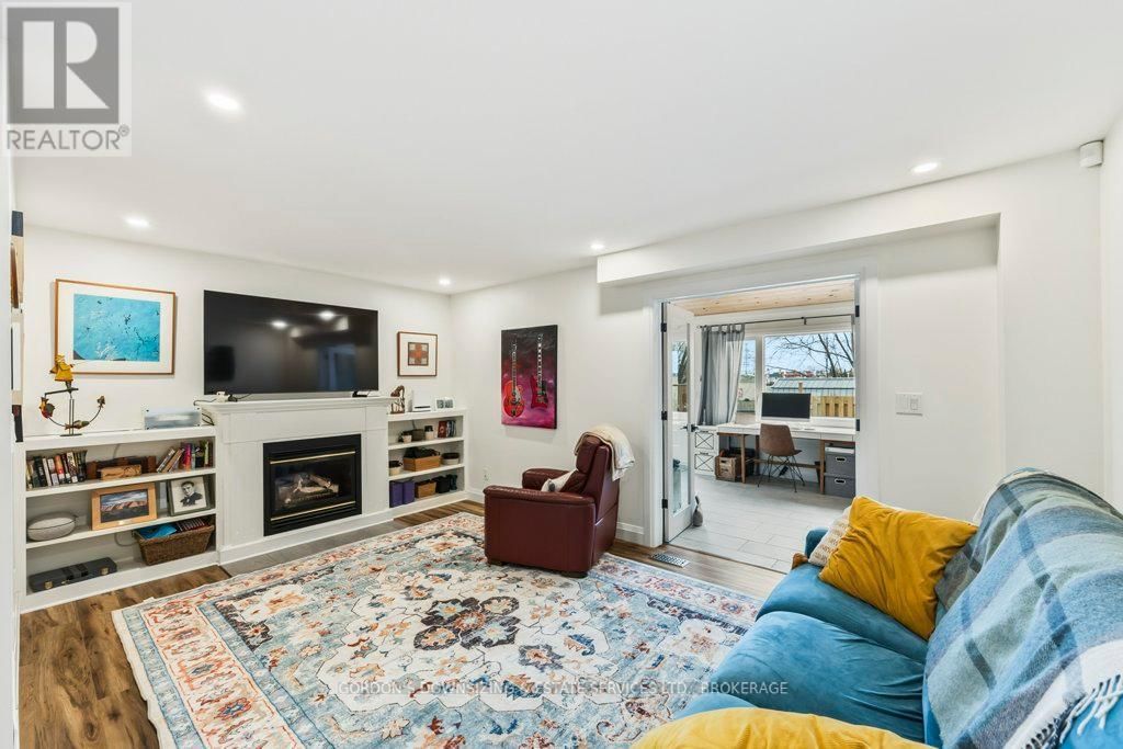 837 EDGAR STREET Image 14