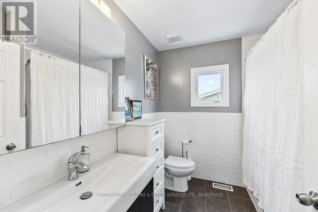 837 EDGAR STREET Image 26