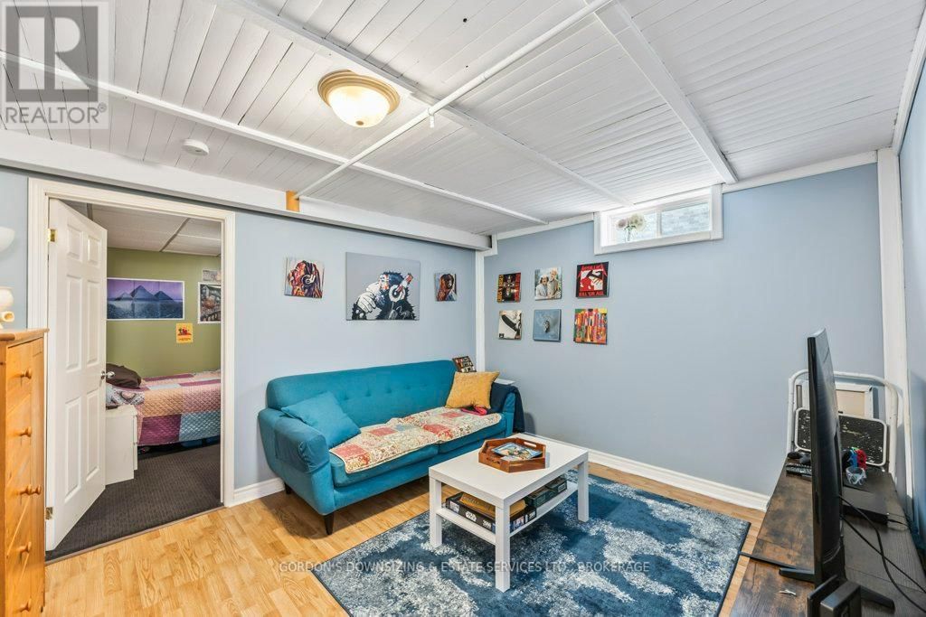 837 EDGAR STREET Image 32