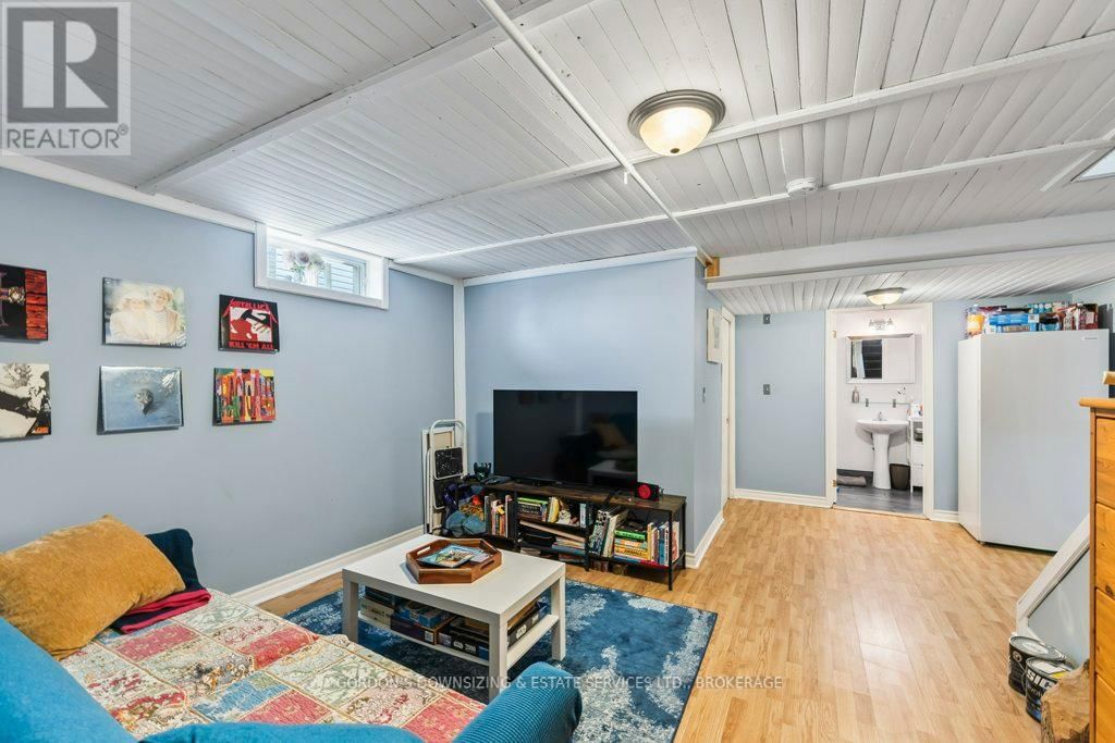 837 EDGAR STREET Image 33