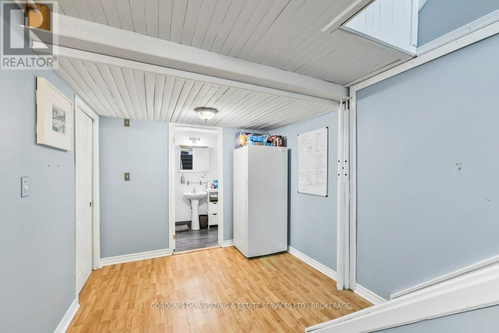 837 EDGAR STREET Image 34