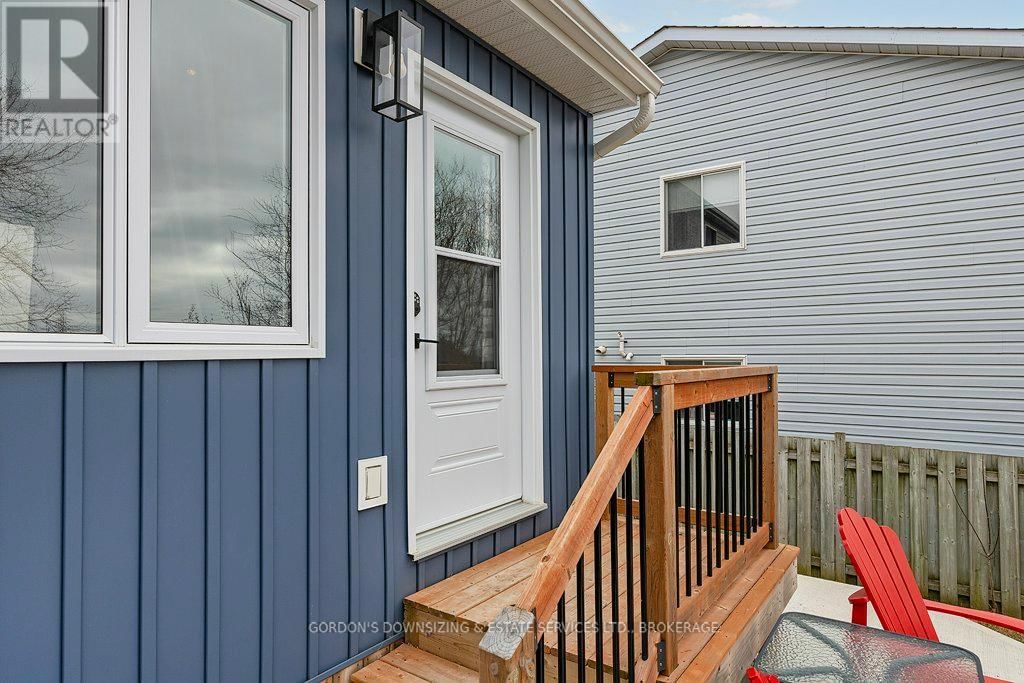 837 EDGAR STREET Image 40