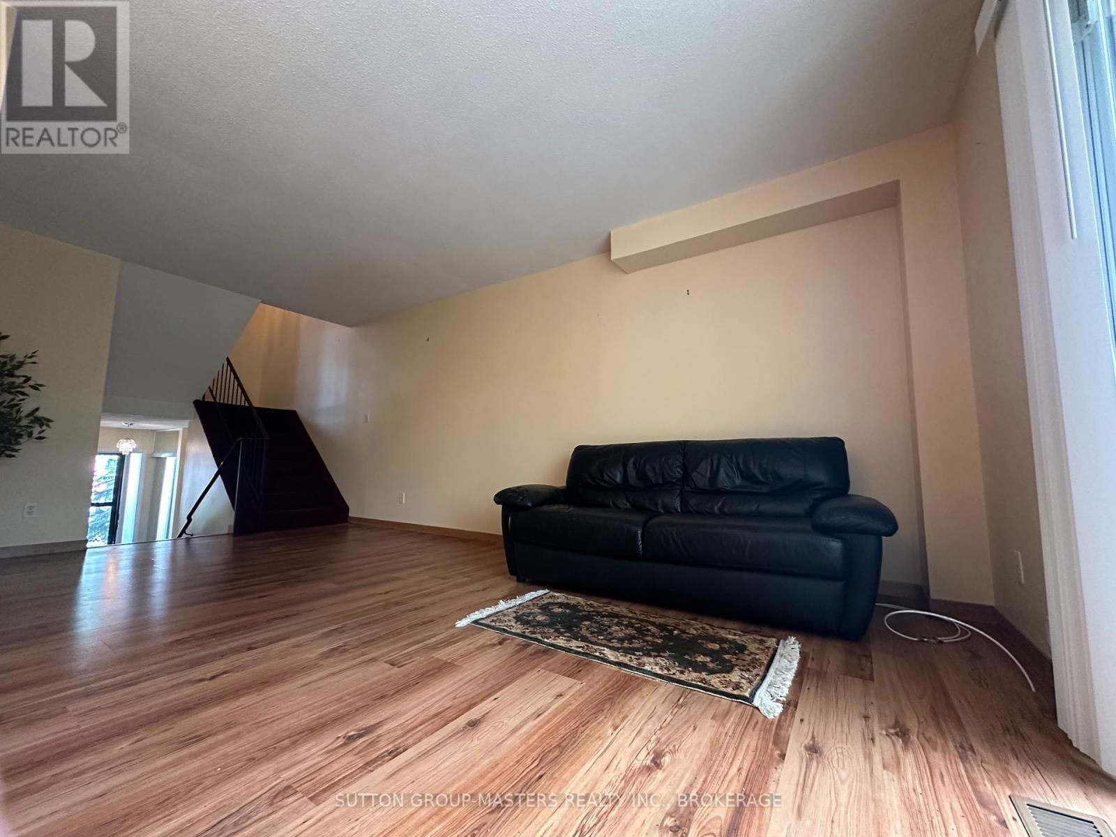 52 COVENTRY CRESCENT Image 7