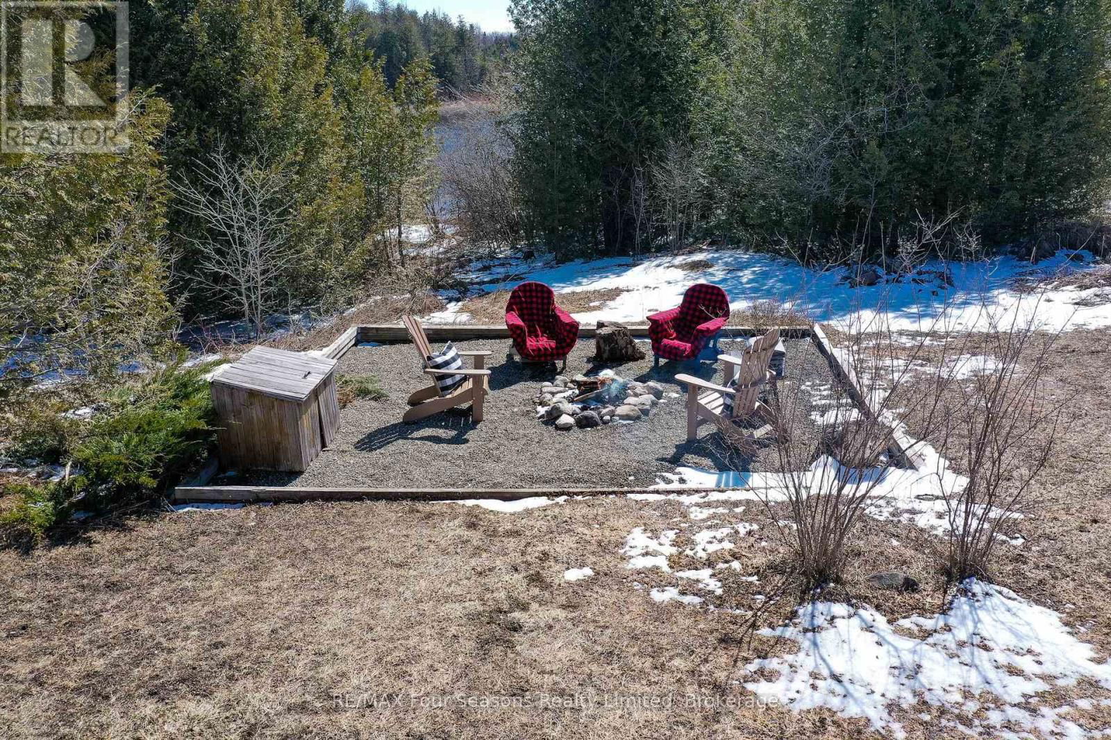 139 YOUNG DRIVE Image 23