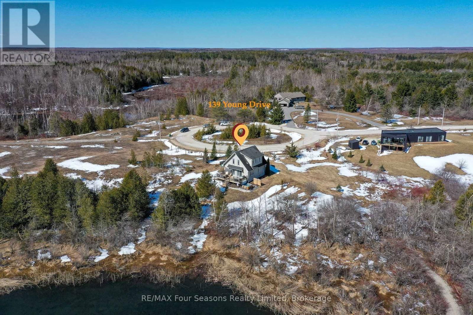 139 YOUNG DRIVE Image 25
