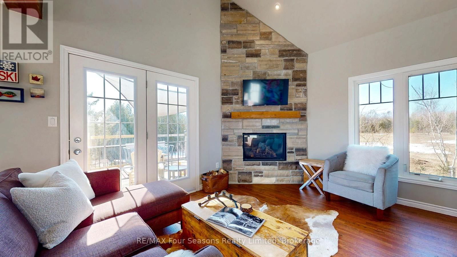 139 YOUNG DRIVE Image 9