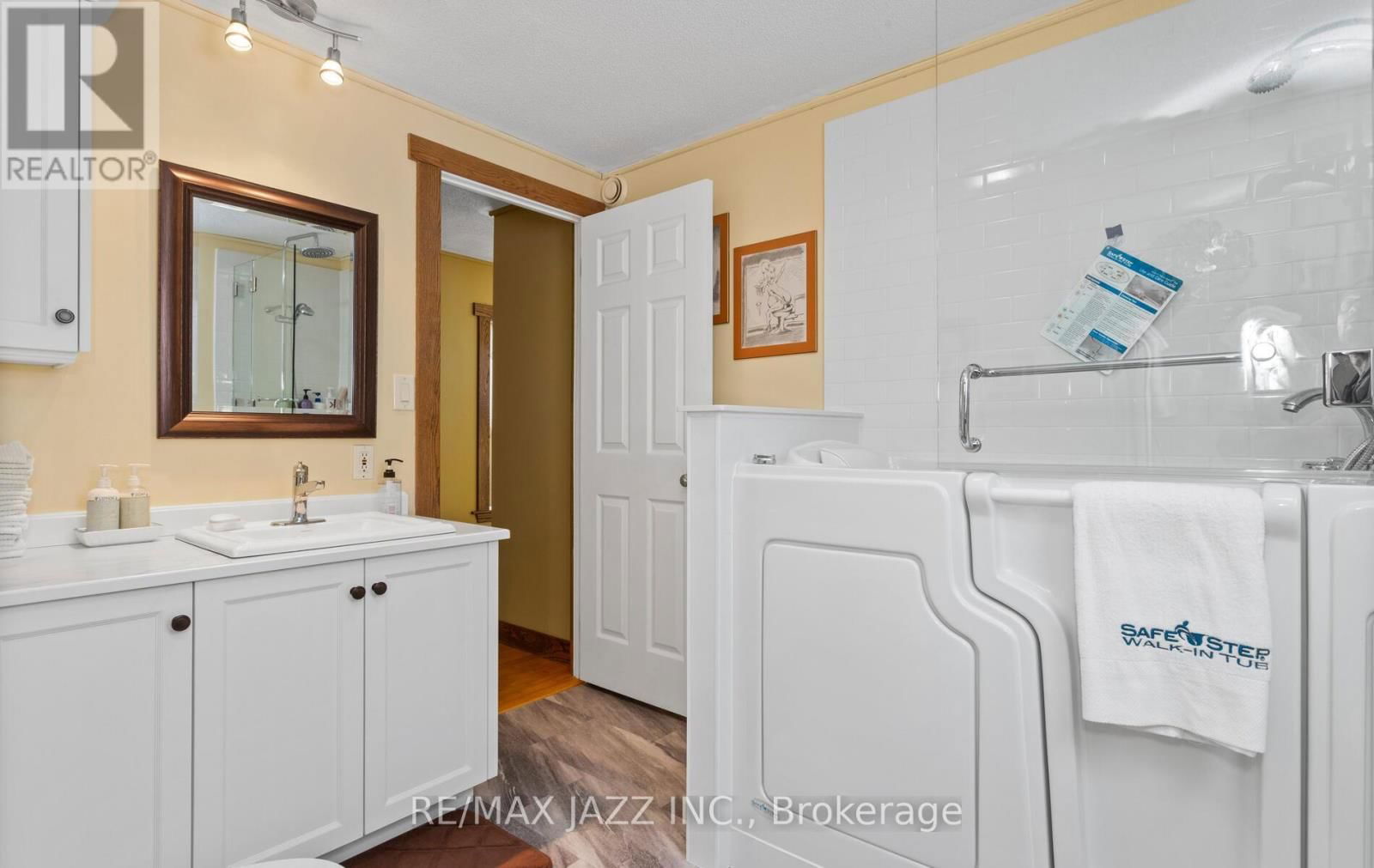 3115 MEYERS ROAD SOUTH Image 23