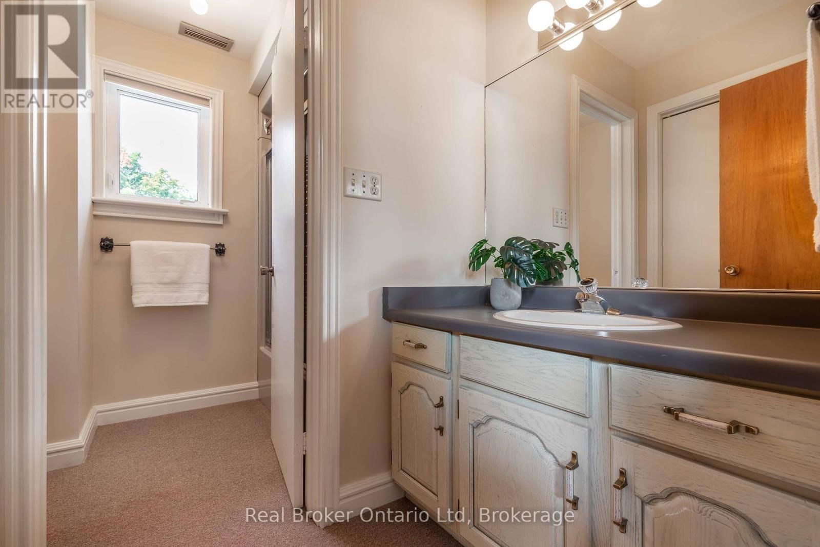 122 COTTAGE LANE Image 32