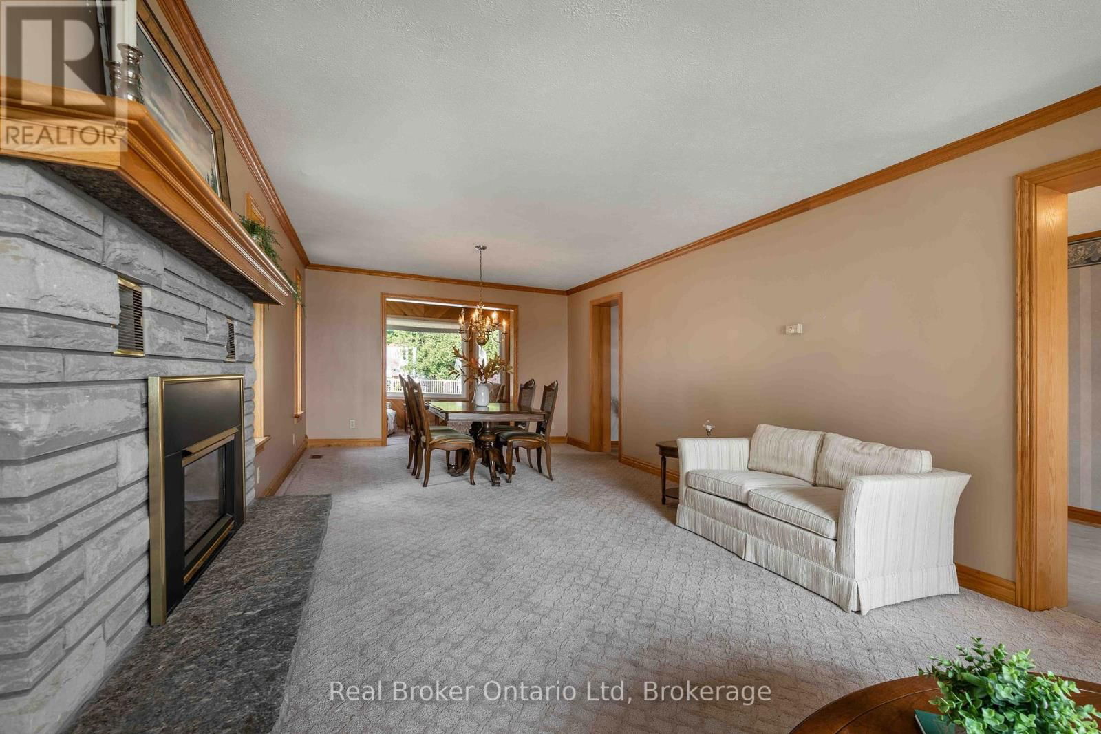 122 COTTAGE LANE Image 9