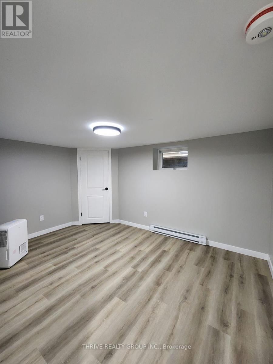 Lower - 261 CLARENCE STREET Image 13