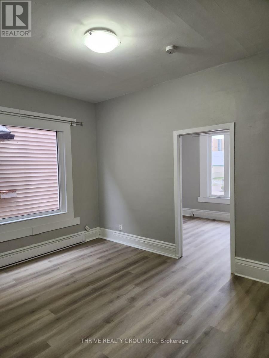 Lower - 261 CLARENCE STREET Image 6