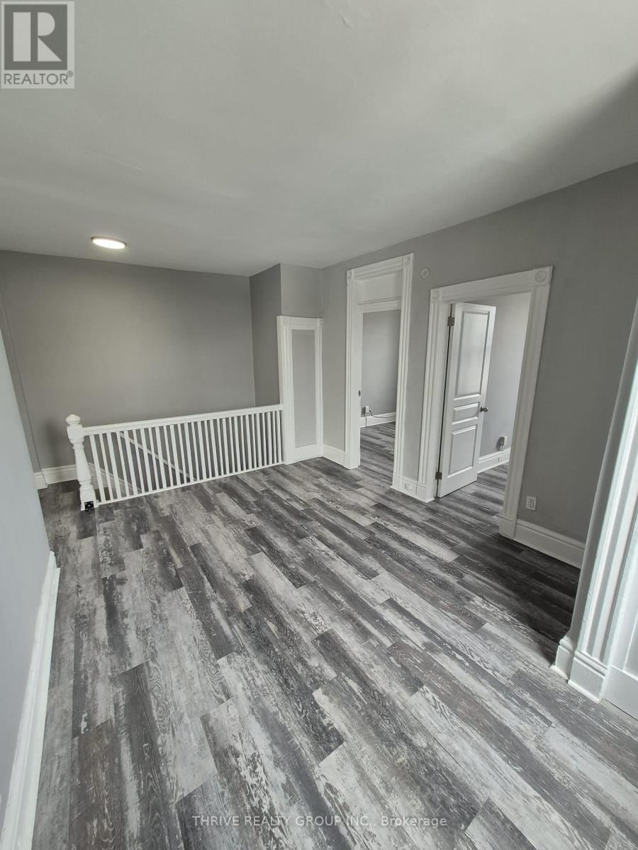 Upper - 259 CLARENCE STREET Image 11