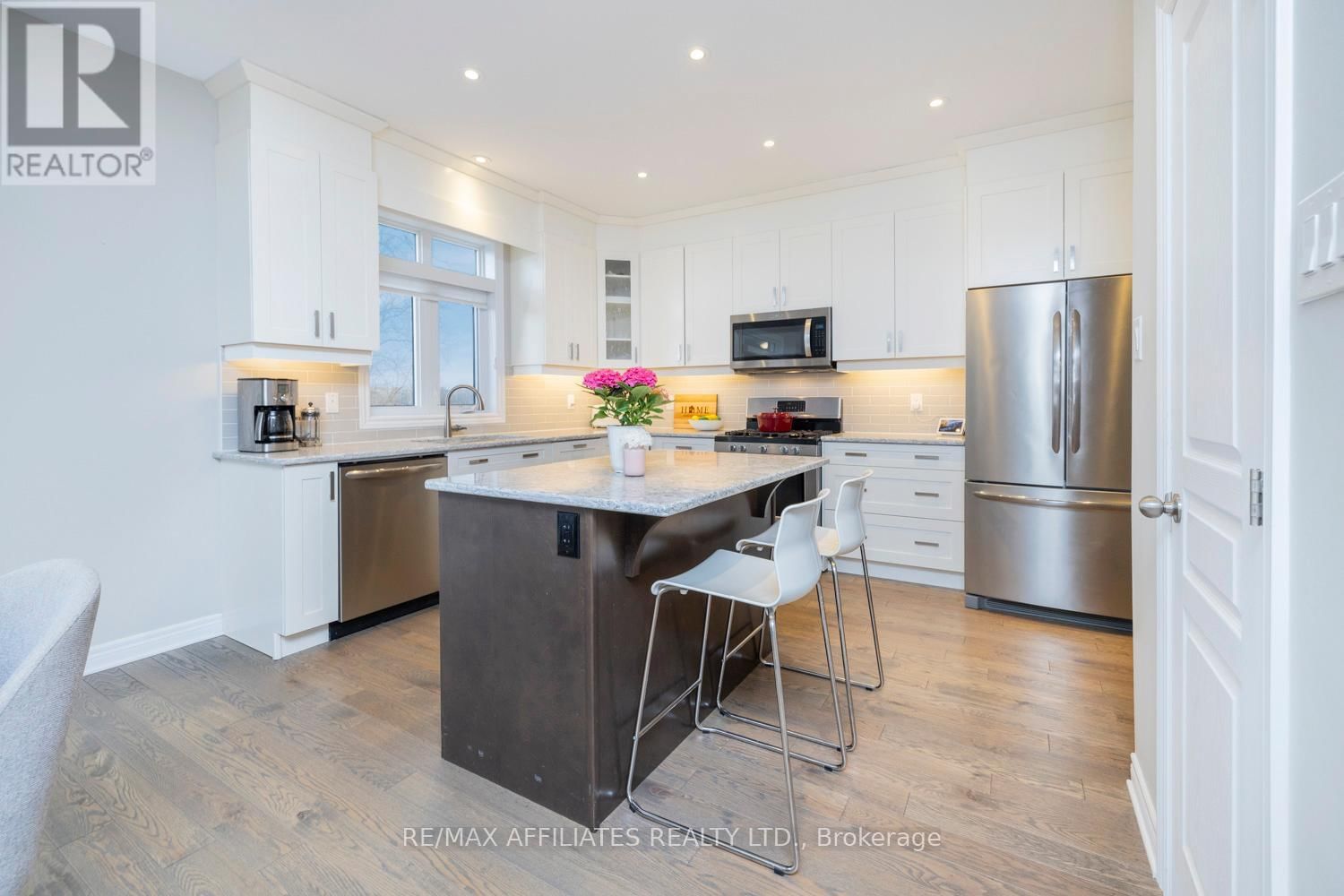 17 DULMAGE CRESCENT Image 11
