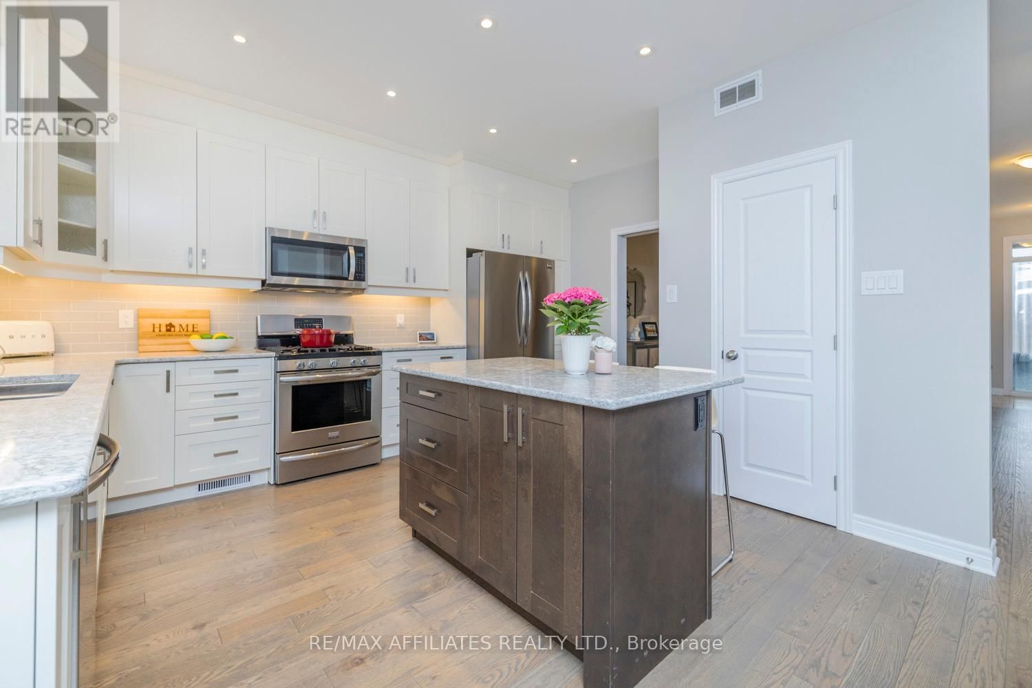 17 DULMAGE CRESCENT Image 14
