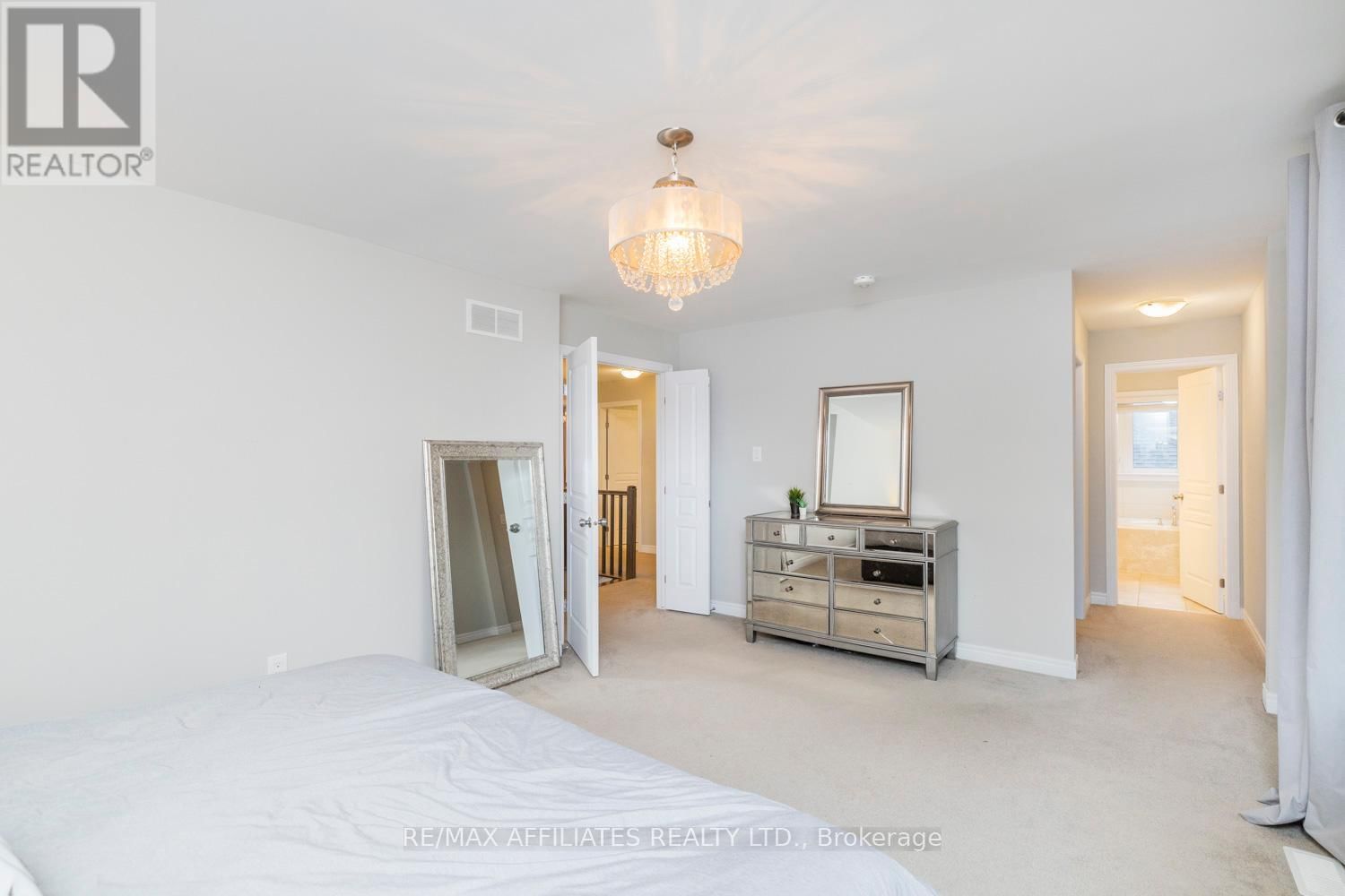 17 DULMAGE CRESCENT Image 27