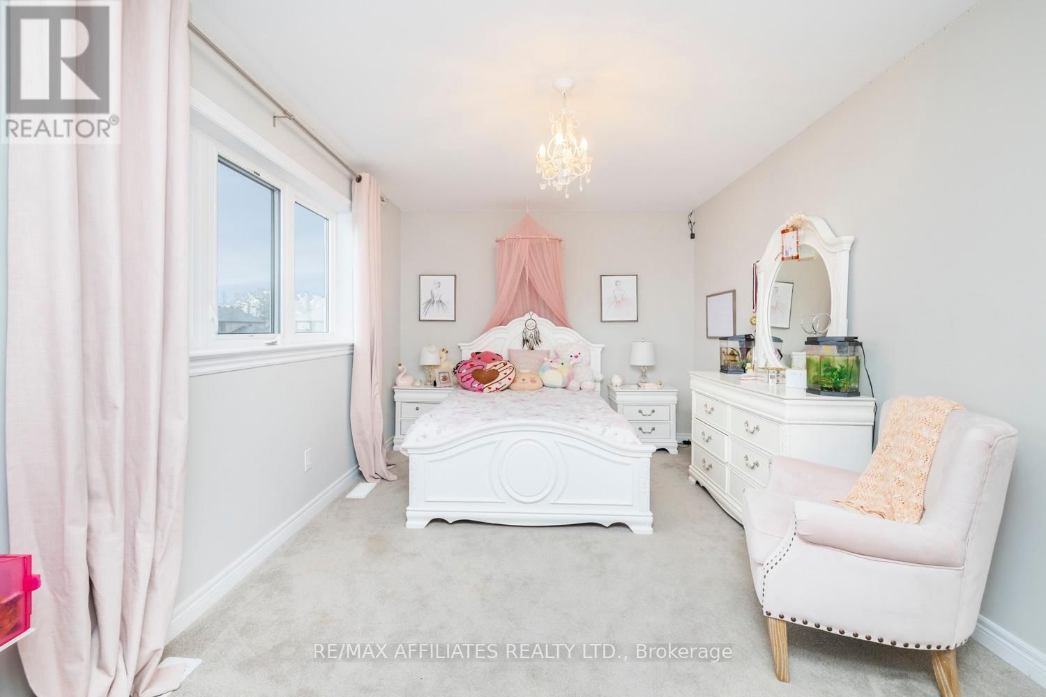 17 DULMAGE CRESCENT Image 32