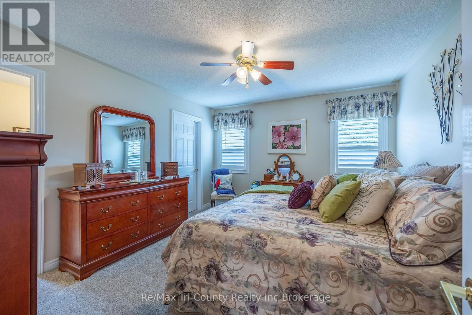 18 JONES CRESCENT Image 15