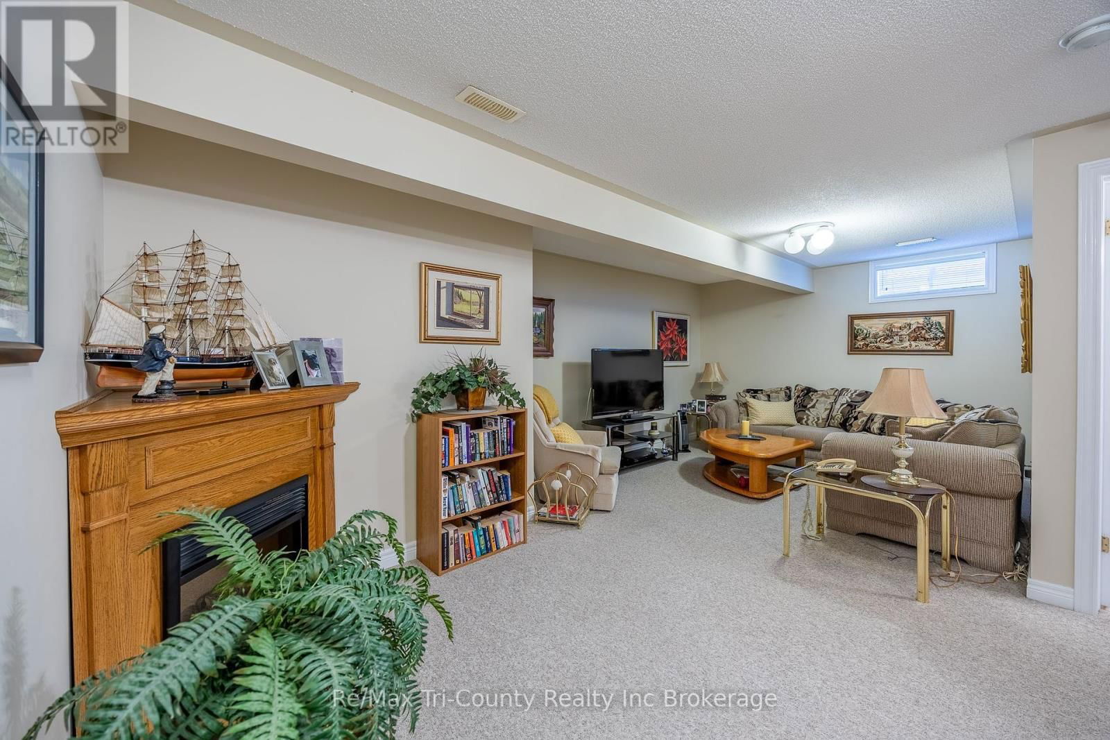 18 JONES CRESCENT Image 22