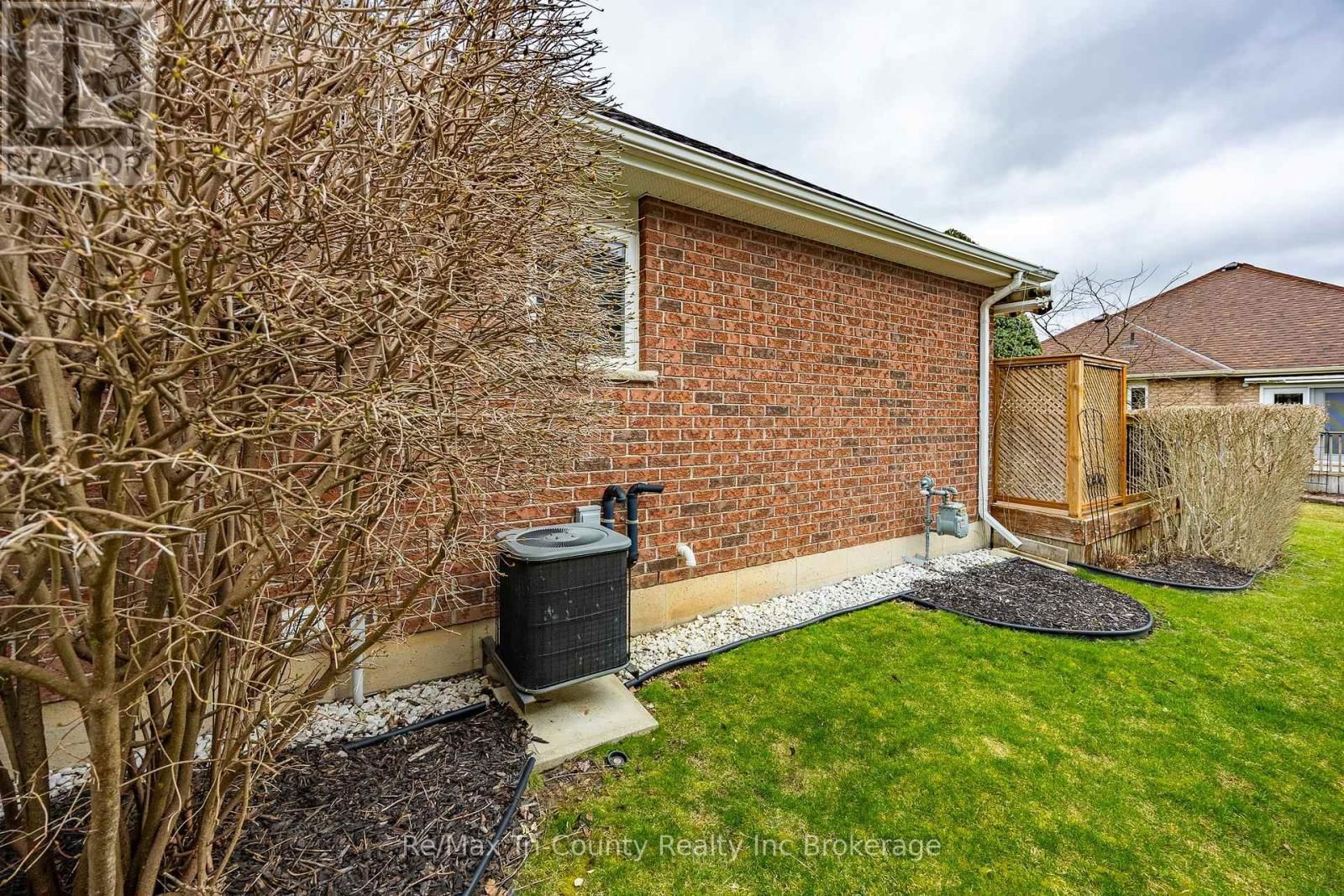 18 JONES CRESCENT Image 6