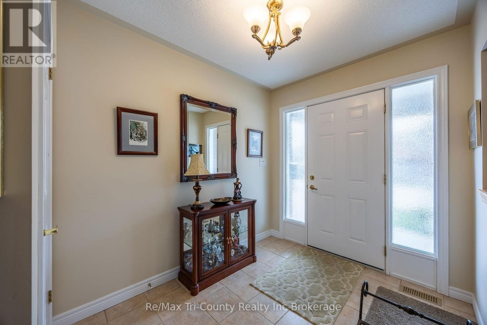18 JONES CRESCENT Image 8