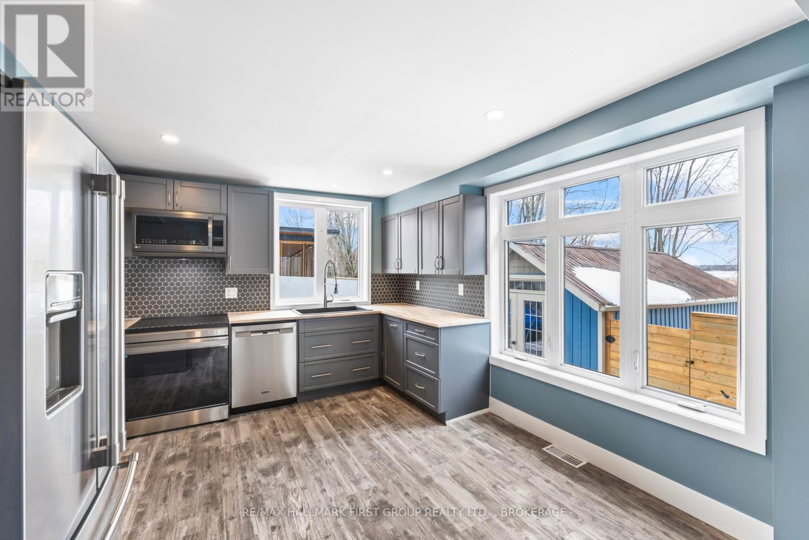 11 CAMPBELL STREET Image 11
