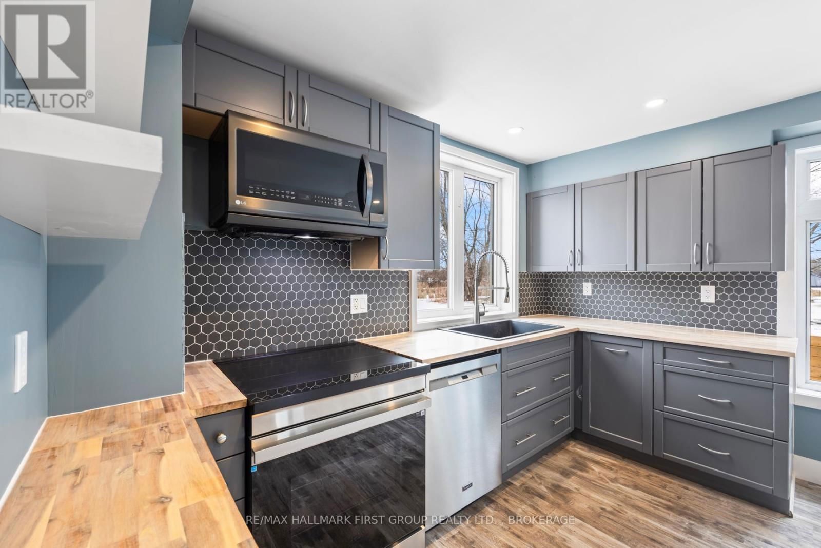 11 CAMPBELL STREET Image 14