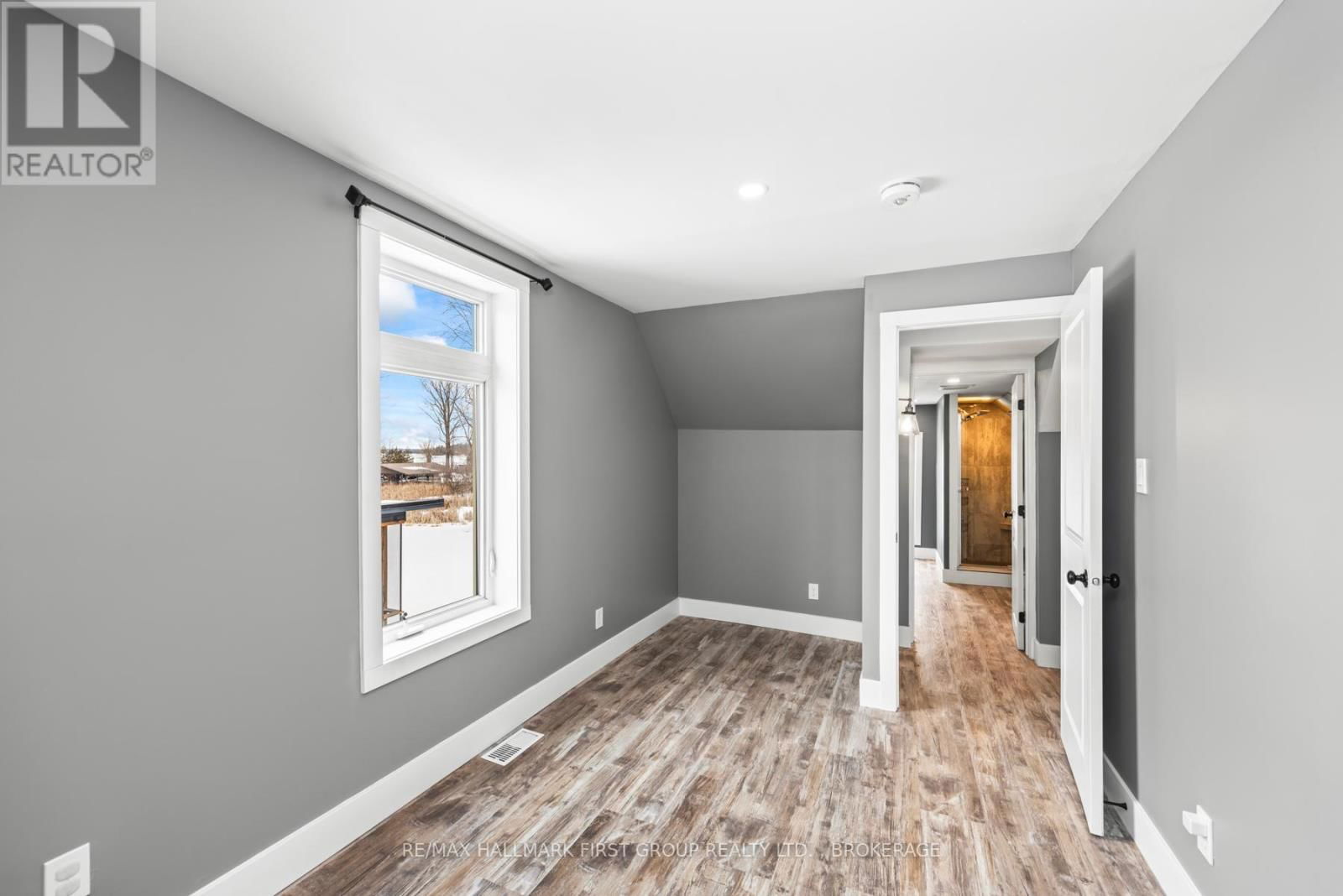 11 CAMPBELL STREET Image 31