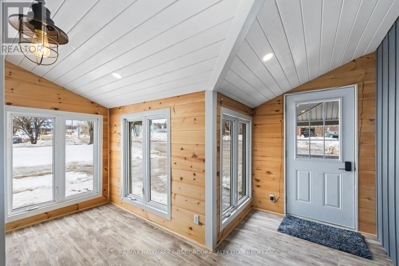 11 CAMPBELL STREET Image 33