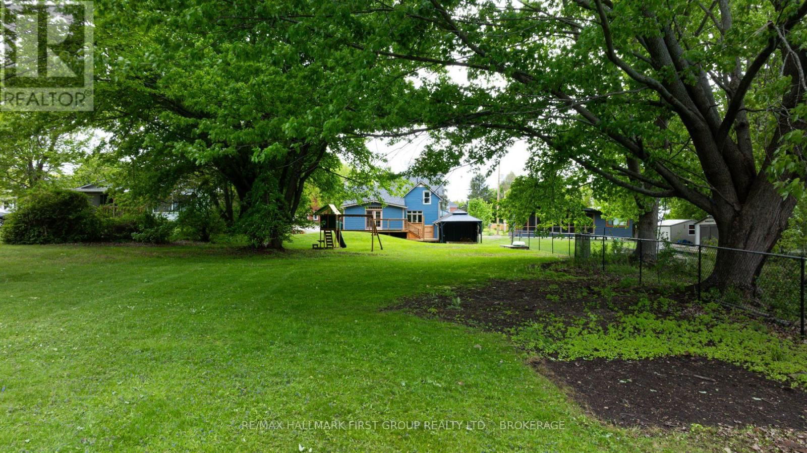11 CAMPBELL STREET Image 35