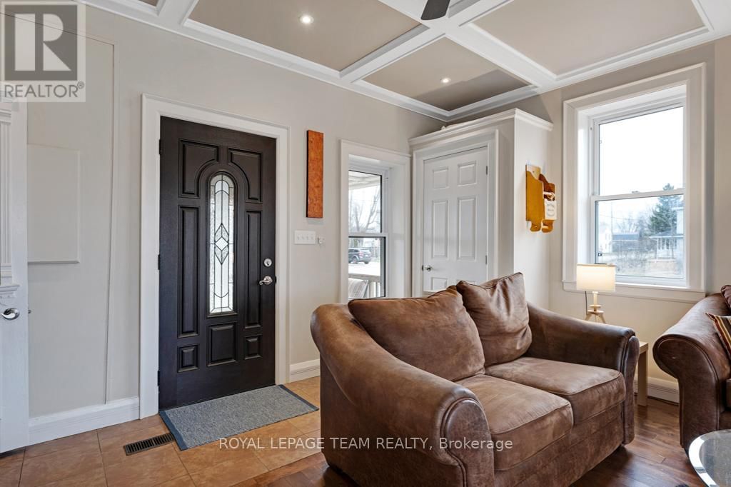 52 MAIN STREET Image 9